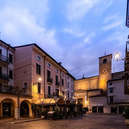 Flowers Apartments Desenzano del Garda Exterior photo
